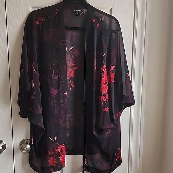 le chateau Other - Le Château Black Kimono with Red Accents L